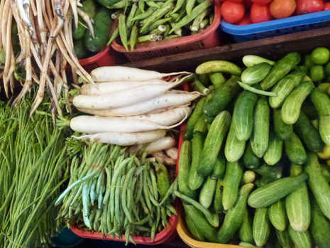 カンボジアの市場で売られていた野菜類